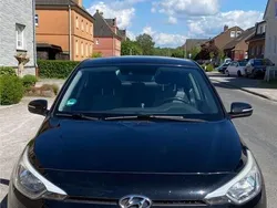 Schwarz Gebraucht 2016 Hyundai i20 Classic Kleinwagen | 8.500 € (Fairer Preis)