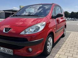 Beige Gebraucht 2006 Peugeot 1007 Premium Van / Kleinbus | 1.399 € (Superpreis)