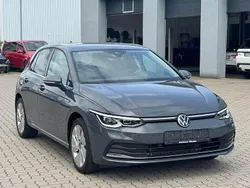 Grau Gebraucht 2021 VW Golf VIII Style Limousine | 18.980 € (Superpreis)