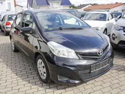 Schwarz Gebraucht 2012 Toyota Yaris Basis Kleinwagen | 3.400 € (Teuer)