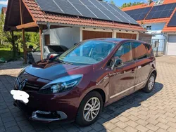 Rot Gebraucht 2015 Renault Scénic III Bose Edition Van / Kleinbus | 9.300 € (Etwas zu teuer)
