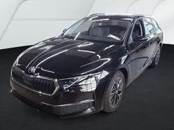 Grau Gebraucht 2024 Skoda Octavia Selection Kombi | 32.085 € (Guter Preis)