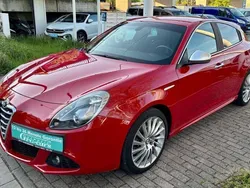 Rot Gebraucht 2012 Alfa Romeo Giulietta Turismo Kleinwagen | 11.490 € (Etwas zu teuer)