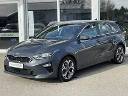 Grau Gebraucht 2021 Kia Ceed Spirit Limousine | 17.900 € (Guter Preis)