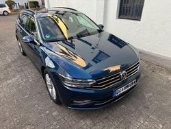 Blau Gebraucht 2019 VW Passat Kombi | 20.750 € (Fairer Preis)