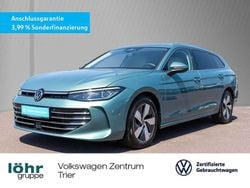 Maripositgrün metallic Gebraucht 2024 VW Passat Elegance Kombi | 36.260 € (Superpreis)