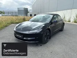 Schwarz Gebraucht 2023 Tesla Model 3 Limousine | 38.200 €