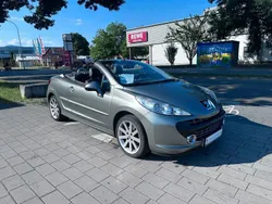 Grau Gebraucht 2008 Peugeot 207 CC Roland Garros Cabrio | 3.990 € (Etwas zu teuer)
