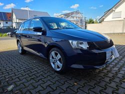 Blau Gebraucht 2016 Skoda Fabia Active Kleinwagen | 7.500 € (Fairer Preis)
