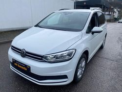 Weiß Gebraucht 2022 VW Touran Comfortline Van / Kleinbus | 17.999 € (Guter Preis)