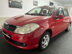 Rot Gebraucht 2010 Renault Symbol II Limousine | 1.750 €