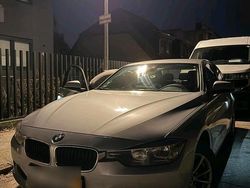 Silber Gebraucht 2013 BMW 318 Limousine | 9.000 € (Guter Preis)