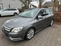 Grau Gebraucht 2011 Mercedes B180 Van / Kleinbus | 5.200 € (Superpreis)