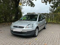 Silber Gebraucht 2005 Ford Fiesta Kleinwagen | 1.200 € (Fairer Preis)