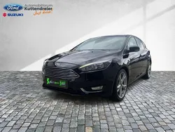 Pantherschwarz metallic Gebraucht 2014 Ford Focus Titanium Limousine | 6.440 € (Guter Preis)