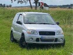 Silber Gebraucht 2001 Suzuki Ignis Kleinwagen | 1.100 € (Fairer Preis)