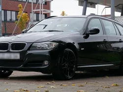 Schwarz Gebraucht 2011 BMW 320 Kombi | 9.000 € (Teuer)