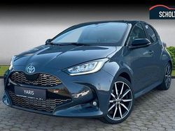 Grau Gebraucht 2025 Toyota Yaris Hybrid Premium Limousine | 33.990 € (Teuer)