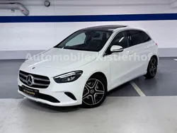 Weiß Gebraucht 2020 Mercedes B250 Van / Kleinbus | 24.999 € (Guter Preis)