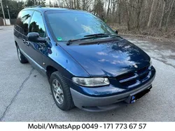 Blau Gebraucht 2000 Chrysler Voyager Van / Kleinbus | 4.900 €