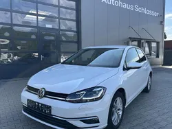 Oryxweiss Gebraucht 2017 VW Golf VII Sound Kleinwagen | 13.999 € (Guter Preis)