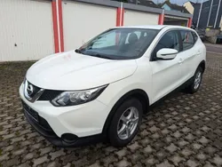 Weiß Gebraucht 2016 Nissan Qashqai Visia SUV | 11.490 € (Fairer Preis)