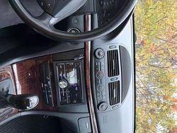 Gold Gebraucht 2003 Mercedes E200 Limousine | 1.750 €