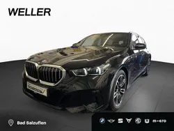 Black sapphire (schwarz) Gebraucht 2024 BMW 520 M Sport Kombi | 51.370 € (Superpreis)