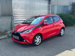 Rot Gebraucht 2015 Toyota Aygo X-play Kleinwagen | 6.700 € (Fairer Preis)