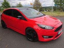 Rot Gebraucht 2017 Ford Focus ST-Line Limousine | 16.900 €