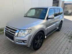 Silber Gebraucht 2016 Mitsubishi Pajero Diamant Edition SUV | 18.999 € (Guter Preis)
