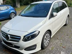 Weiß Gebraucht 2018 Mercedes B180 Edition Van / Kleinbus | 18.490 €