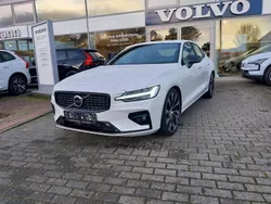 Weiß Gebraucht 2023 Volvo S60 Ultimate Limousine | 41.900 € (Etwas zu teuer)