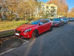 Rot Gebraucht 2015 Volvo V40 R-Design Limousine | 7.199 € (Superpreis)