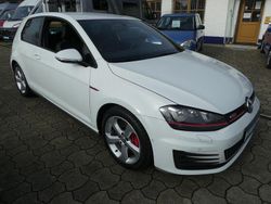 Weiß Gebraucht 2014 VW Golf VII GTI Limousine | 18.990 € (Etwas zu teuer)