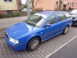 Blau Gebraucht 2004 Skoda Octavia Kombi | 1.650 €