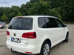 Weiß Gebraucht 2011 VW Touran Van / Kleinbus | 7.500 € (Fairer Preis)