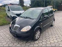 Schwarz Gebraucht 2005 Lancia Musa Van / Kleinbus | 400 € (Superpreis)