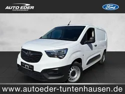 Lackierung weiss icy/typ ausse (weiß) Gebraucht 2024 Opel Combo Basis Van / Kleinbus | 17.950 € (Fairer Preis)