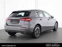 Mountain grey metallic Gebraucht 2024 Mercedes A200 Progressive Limousine | 29.880 € (Fairer Preis)