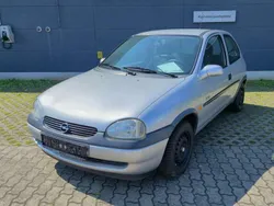 Silber Gebraucht 2000 Opel Corsa Edition Limousine | 1.980 € (Etwas zu teuer)