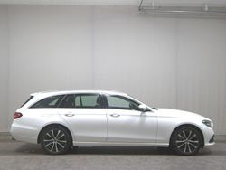 Weiss Gebraucht 2022 Mercedes E300 Avantgarde Kombi | 23.980 € (Guter Preis)