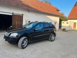 Schwarz Gebraucht 2005 Mercedes ML320 SUV | 5.999 €