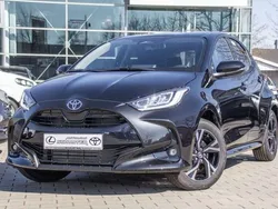 Mysticschwarz mica Neu 2025 Toyota Yaris Hybrid Comfort Kleinwagen | 23.480 € (Guter Preis)