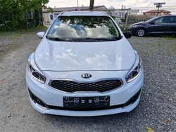 Weiß Gebraucht 2018 Kia Ceed Sportswagon Edition 7 Kombi | 9.980 € (Fairer Preis)