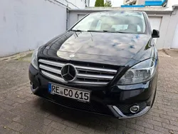 Schwarz Gebraucht 2014 Mercedes B180 Van / Kleinbus | 11.200 € (Fairer Preis)
