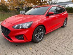 Rot Gebraucht 2020 Ford Focus ST-Line Limousine | 11.500 € (Superpreis)