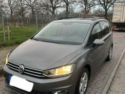 Grau Gebraucht 2015 VW Touran Comfortline Van / Kleinbus | 12.500 € (Fairer Preis)