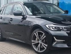 Schwarz Gebraucht 2022 BMW 330 Luxury Line Kombi | 29.999 € (Fairer Preis)