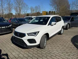 "bila" weiss Gebraucht 2023 Seat Ateca Reference SUV | 20.470 € (Fairer Preis)